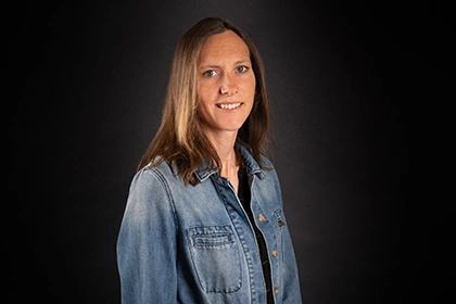 Angela Holenstein